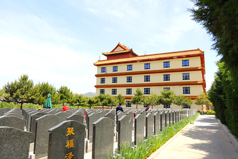 陪朋友去灵山看墓那天